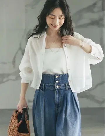 시어 크롭 셔츠 화이트 / 러브틱 봉봉