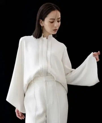 더블 크로스 수플레 슬리브 블라우스 베이지 / 아뉴앙스