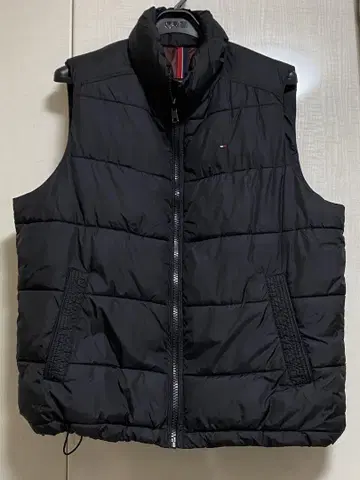TOMMY HILFIGER 블랙 다운 베스트