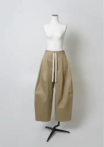 LOHEN DRAWCORD CHINO PANTS 베이지 36 치노 팬츠