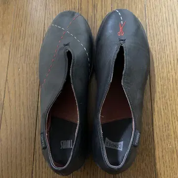Camper Twins 블랙 플랫슈즈