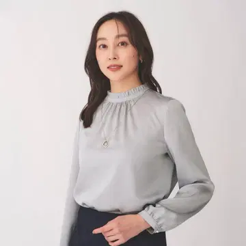 UNTITLED 스탠드넥 프릴 블라우스