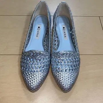 컨디션 최상 DIANA 다이애나 플랫슈즈 메쉬 22.5cm