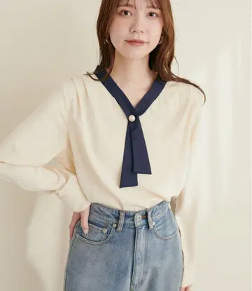 새상품 내추럴 꾸뛰르 펄 크로스 보우타이 블라우스