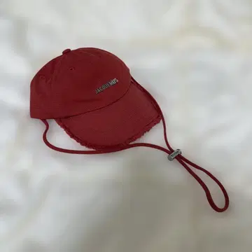 JACQUEMUS 빨간색 프린지 캡