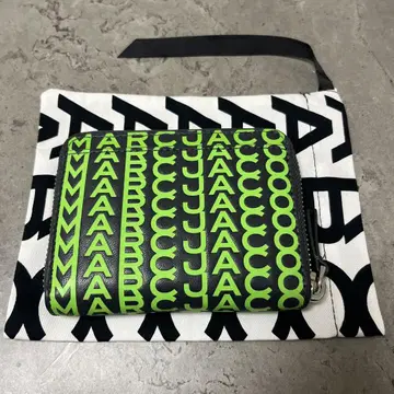 MARC JACOBS 더 모노그램 지퍼 어라운드 지갑