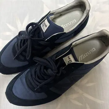 MIZUNO MR1 네이비 스니커즈