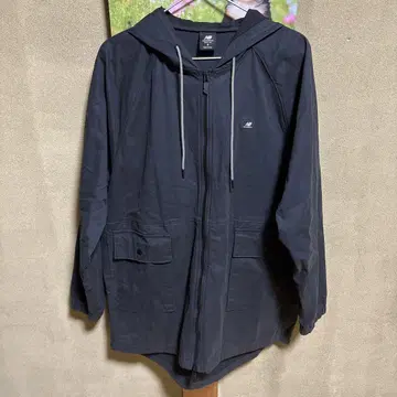 미사용에 가까운 뉴발란스 후드티 블랙 일본 M