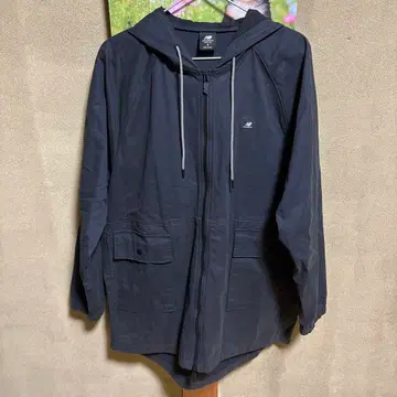미사용에 가까운 뉴발란스 후드티 블랙 일본 M