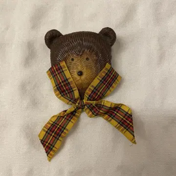 weekends 곰 리본 브로치