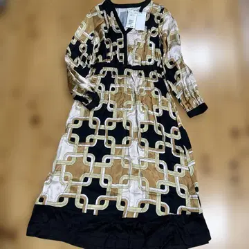 H&M 리차드 아란 콜라보 긴팔 V넥 롱 원피스 M 사이즈