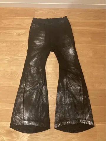 Julius jet flare pants