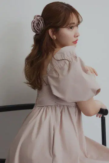 Her lip to Rose Satin Clip