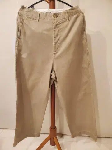 WASHED FINX LIGHT CHINO TUCK WIDE PANTS