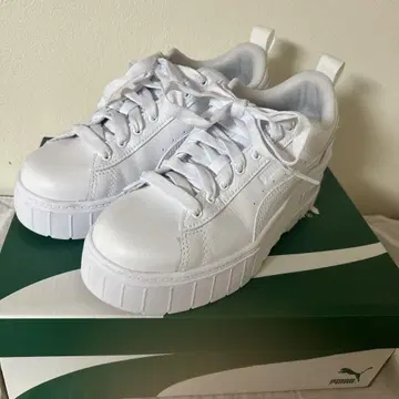 Puma 화이트 통굽 스니커즈