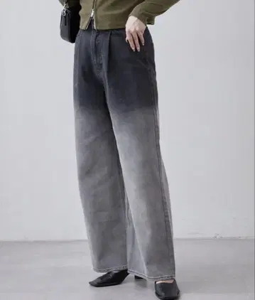 그라데이션 턱 와이드 데님 팬츠 블랙 프리 사이즈