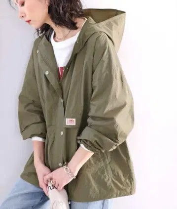 바스락 스노우 후드티 마운틴파카 카키 새상품급