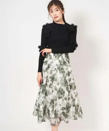 뷔스티에 절개 플라워 프린트 스커트