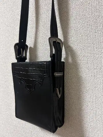 [ MOUSSY ] 크로커다일풍 블랙 숄더백