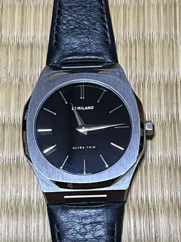 D1 MILANO 울트라 씬 블랙 손목시계