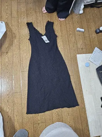 zara 새상품 세일 블랙 슬리브리스 니트 원피스
