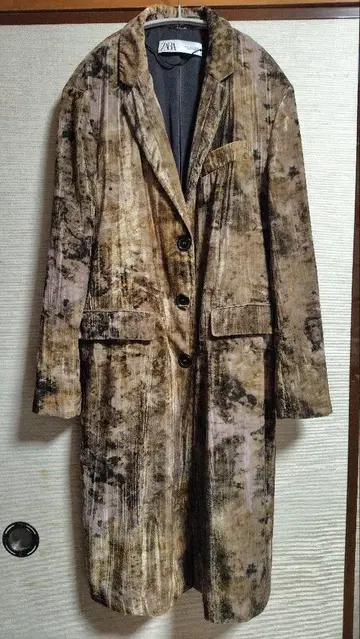 ZARA 타이다이 벨벳 코트