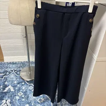 큐롯 팬츠 네이비 컬러 허리밴딩