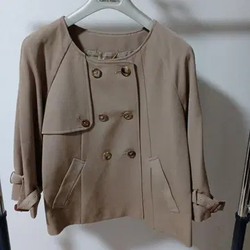 노카라 더블 브레스트 자켓 베이지