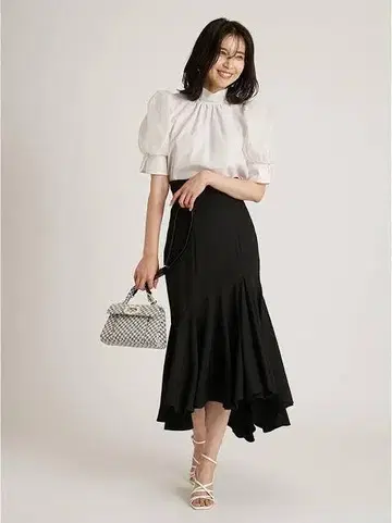 하이웨스트 헴 볼륨 스커트 SNIDEL