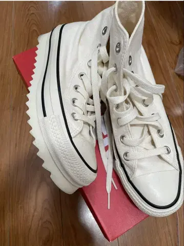 화이트 하이컷 통굽 스니커즈 24cm
