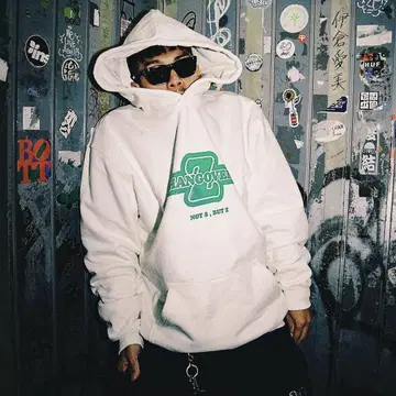 Hangoverz 후드티 화이트 아오키리오