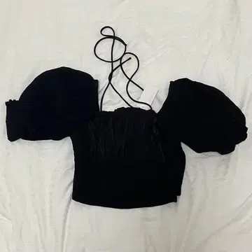 아멜쥬 amerge. 퍼프 슬리브 상의