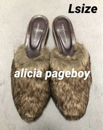 alicia pageboy 퍼 뮬 샌들