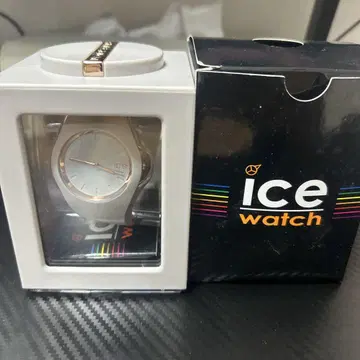 ice watch 쿼츠 손목시계 화이트