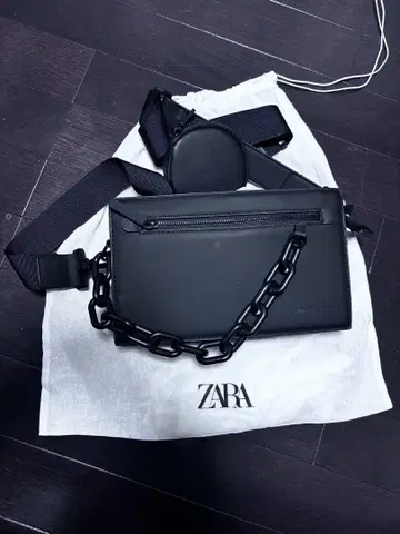 ZARA 블랙 숄더백