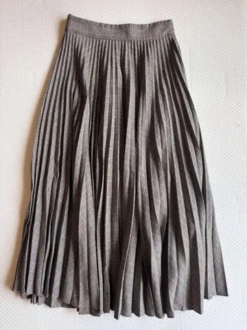 ZARA 체크 무늬 플리츠 스커트 XS