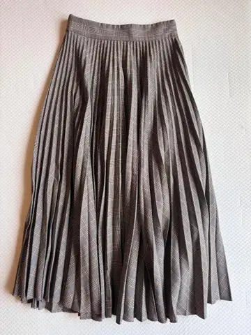 ZARA 체크 무늬 플리츠 스커트 XS