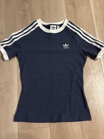 adidas 네이비 반팔 티셔츠 XS
