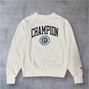 [ 구제 의류 ] CHAMPION 아이보리 크루넥 맨투맨 양호한 상태