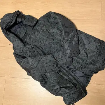헌팅 월드 블랙 체크 다운 자켓