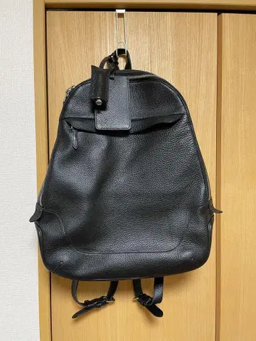 페레 모르비다 블랙 가죽 백팩