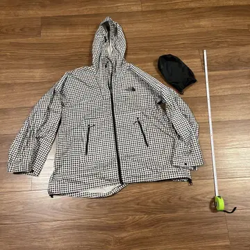 THE NORTH FACE 체크 무늬 레인코트 L 사이즈