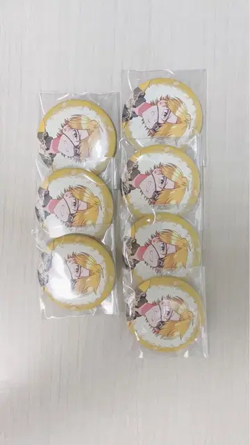 탓츤 푸피파 캔뱃지