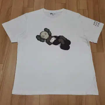 KAWS UNIQLO 카우스 x 유니클로 콜라보 T셔츠