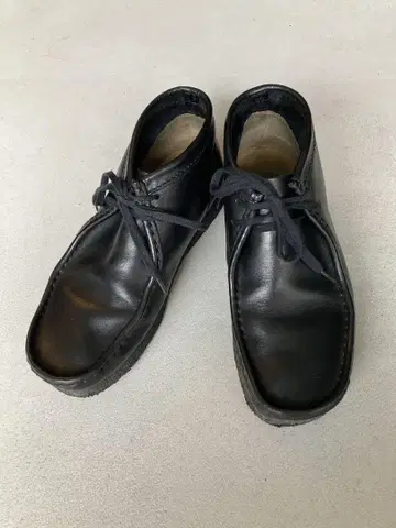 아카이브 클락스 오리지널스 왈라비 가죽 블랙 크레이프