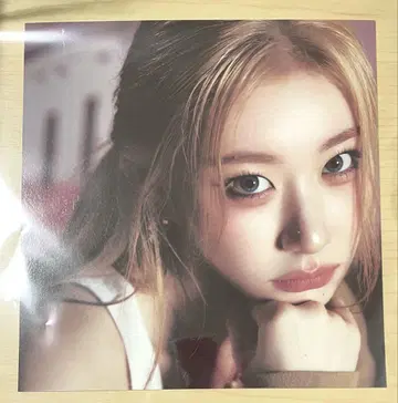 ITZY GOLD SPECIAL EDITION 스퀘어 사진 채령