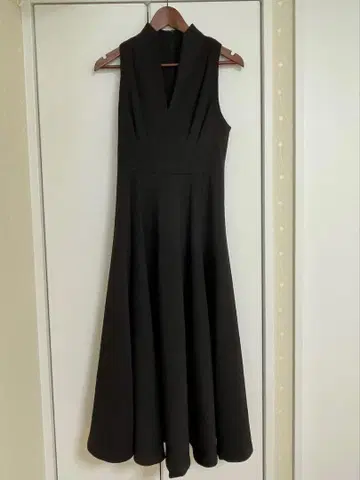 Calvin Klein 블랙 플레어 원피스
