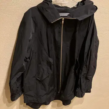블랙 후드 부착 점퍼 디노스 cepis