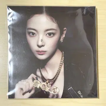 ITZY GOLD SPECIAL EDITION 스퀘어 사진 리아