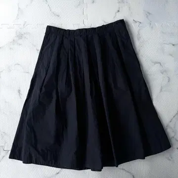 새상품급 MARGARET HOWELL 마가렛호웰 네이비 스커트 M